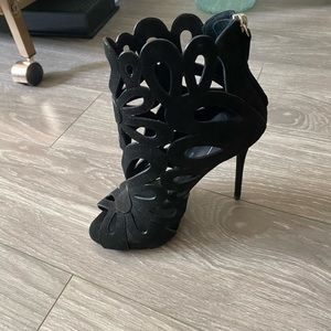 - BRAND NEW GIUSEPPE ZANOTTI heels size 36